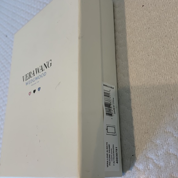 Vera Wang picture frame - NEW - Picture 3 of 6